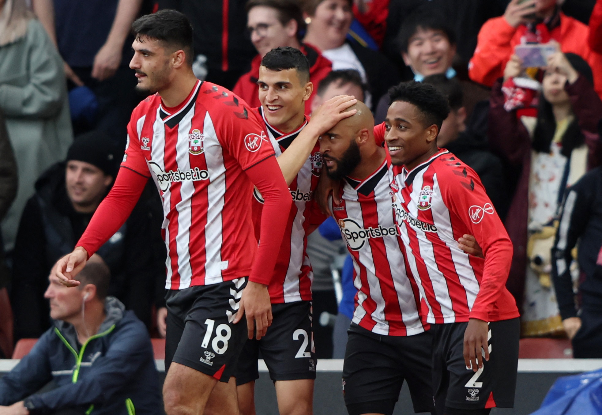 卫报：埃弗顿已经将古迪逊公园球场的所有权转让给女足（卫报称：埃弗顿已将古迪逊公园所有权移交女足）