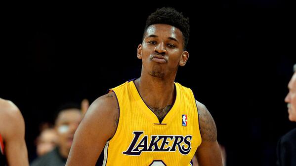 NBA球员交易动态及球队影响（NBA球员交易动向与球队格局变化）