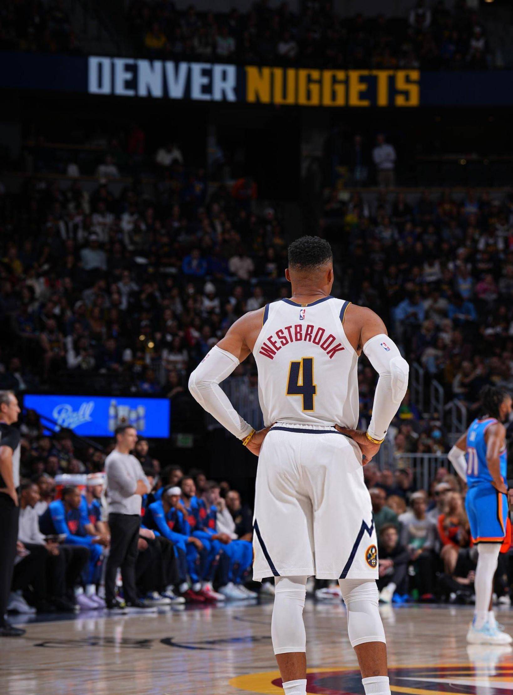 弗赖堡门将阿图博卢：诺伊尔是最伟大门将，他改变了这项运动（弗赖堡门将阿图博卢：诺伊尔是史上最佳门将，重塑了这项运动）