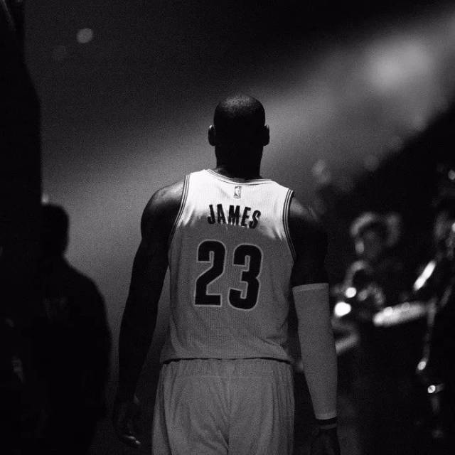 积极表态，重返NBA赛场，快船终于揭开真相，MVP难逃责任（主动发声重返NBA，快船真相大白，MVP难辞其咎）