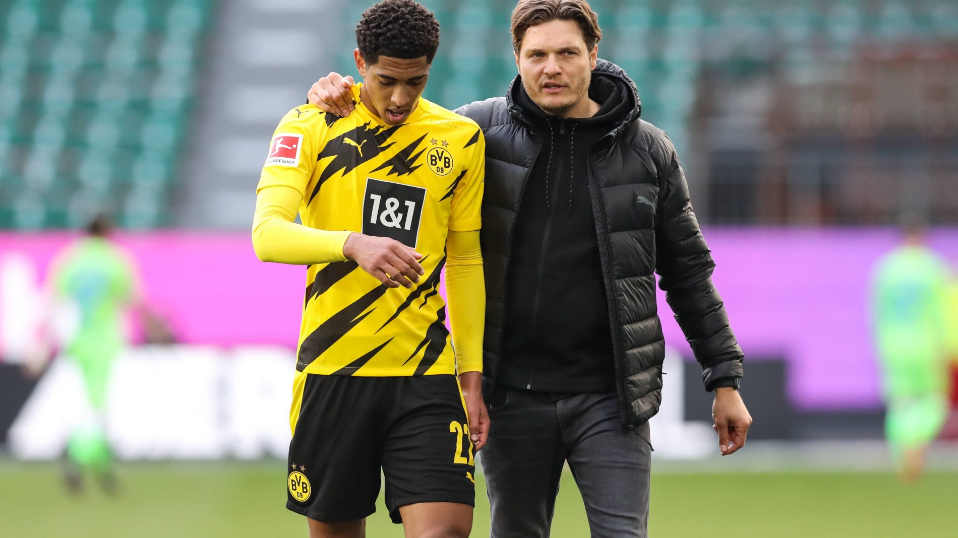 卡拉格批萨拉赫不提利物浦，亨利调解争论（卡拉格抨击萨拉赫未提利物浦，亨利介入调解）