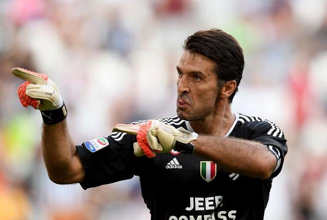 0-0，32岁曼城旧将埃德森神扑救险，穆帅前东家无缘欧联3连胜（0-0！32岁曼城旧将埃德森神扑化险，穆帅旧主无缘欧联三连胜）